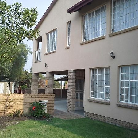 De Zevende Hemel Guesthouse Secunda Exterior foto
